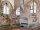 links: "Kragenkartusche" und "Vasenkartusche", rechts: "Armor" und "Venus", Nischen im Chor, Kultur- und Wegekirche Landow, 2018 (Fotos: J. Weyers)